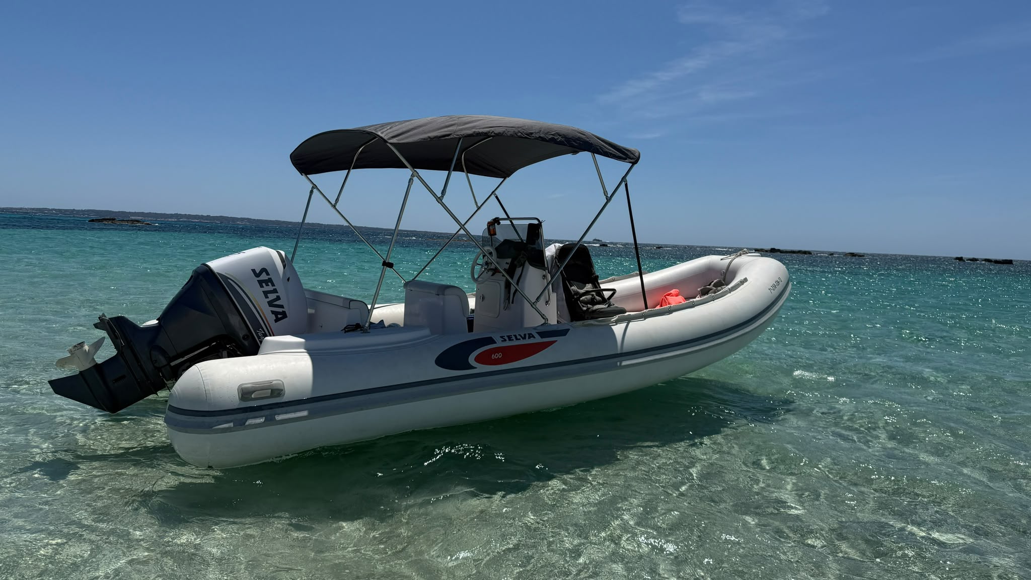 Suzuki Außenborder am Sportboot